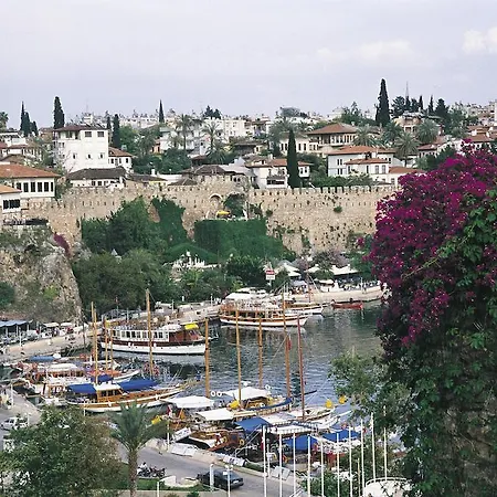 Ξενοδοχείο Grand Erken 3*