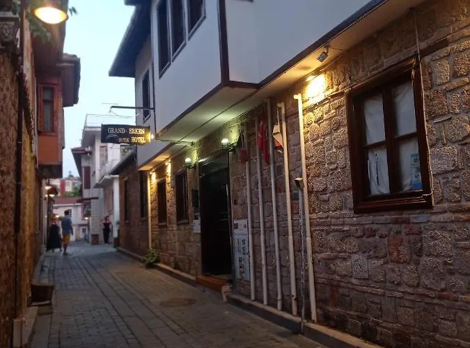 Grand Erken Hotel 3*